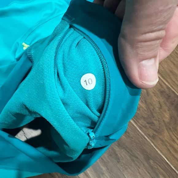 Lululemon - Picture 7 of 7